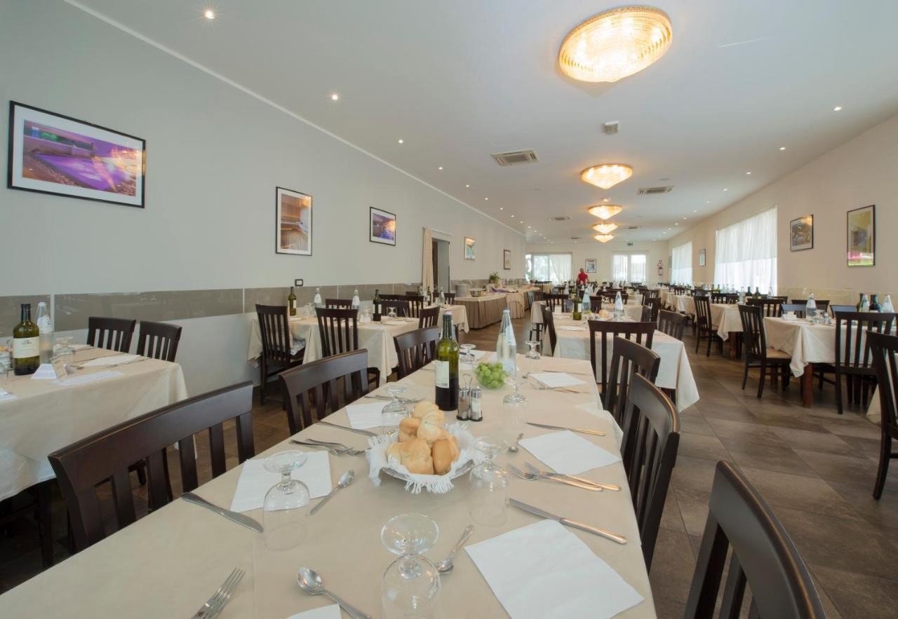 Hotel Aquila Azzurra Rimini Extérieur photo